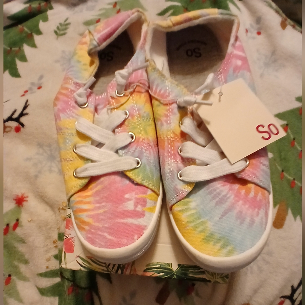 NWT So Ladies Tie Dye Sneakers Memory Foam Sz 10 Cool